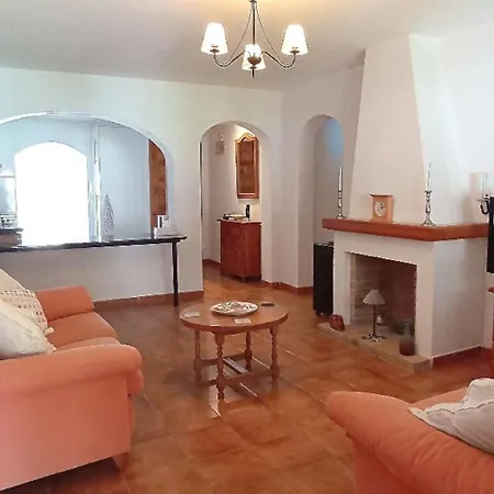 Sunny Seaside Retreat Campello Appartement