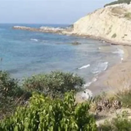 Sunny Seaside Retreat Campello